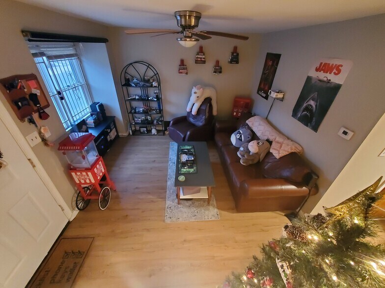 Building Photo - 1716 W Page St