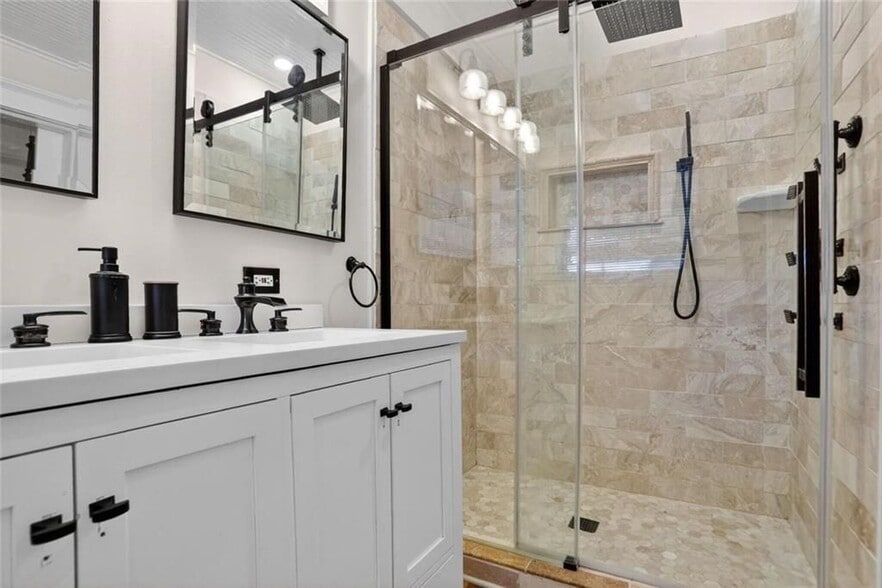 Building Photo - 203 Winter Ave