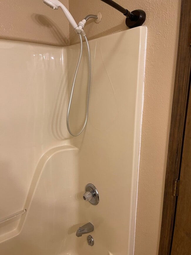 Building Photo - Available July 25th!!! No showings until June 1st