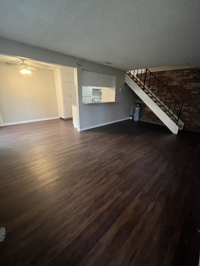 Primary Photo - 701 W Pennsylvania St