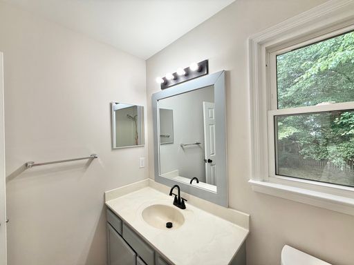 Building Photo - **OFFERING REFUNDABLE APPLICATION FEES** Newly Remodeled 3BD, 2.5BA Knightdale Home with a Fenced...