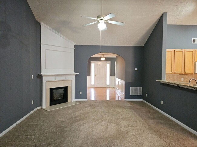 Building Photo - Well Kept Union City Home, 3BR, 2BA