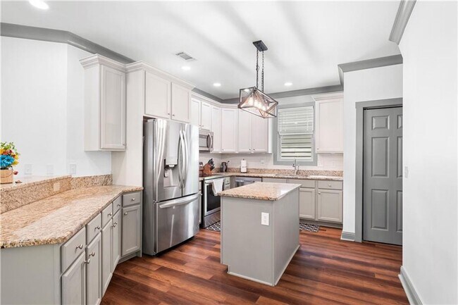 Building Photo - Charming Craftsman Home in Solamere