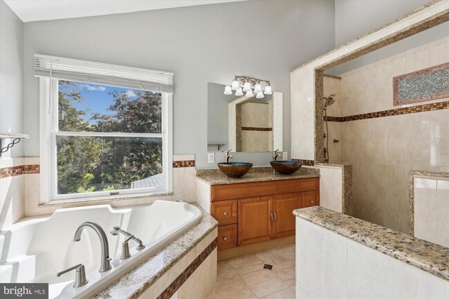 Building Photo - 404 Fairlea Dr
