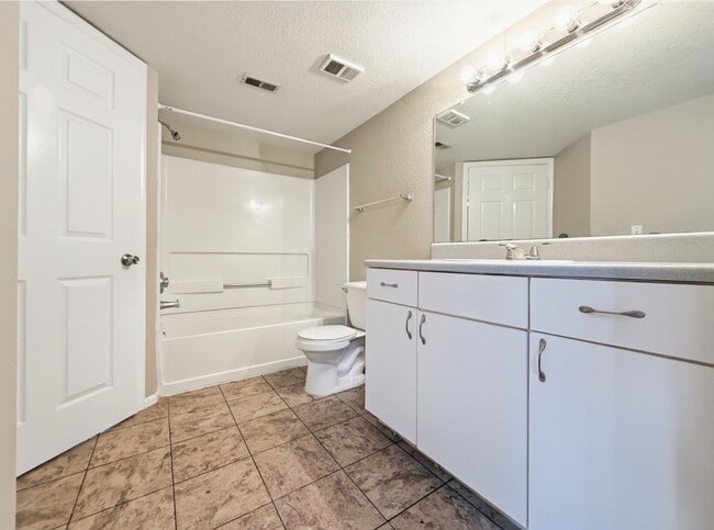 Building Photo - 2/2 Condo in Park Central, Millenia Area, Orlando