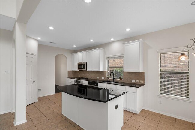 Building Photo - 114 E Lasting Spring Cir