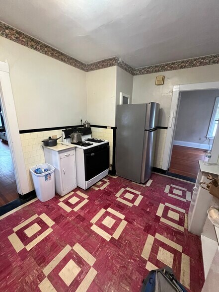 Building Photo - 71 Litchfield St