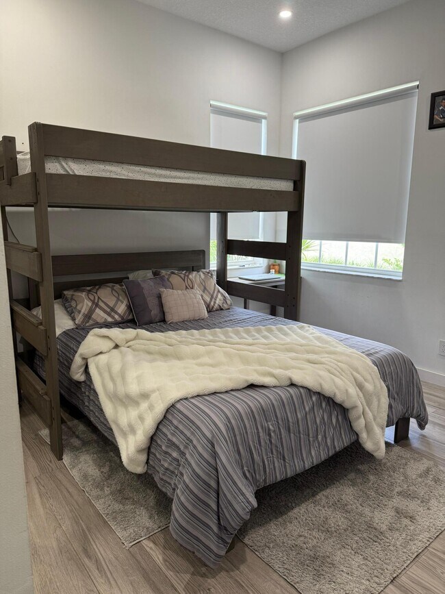 Building Photo - 2591 Country Golf Dr