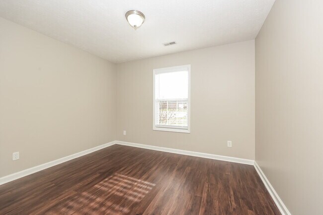 Building Photo - 107 Blythe Ct