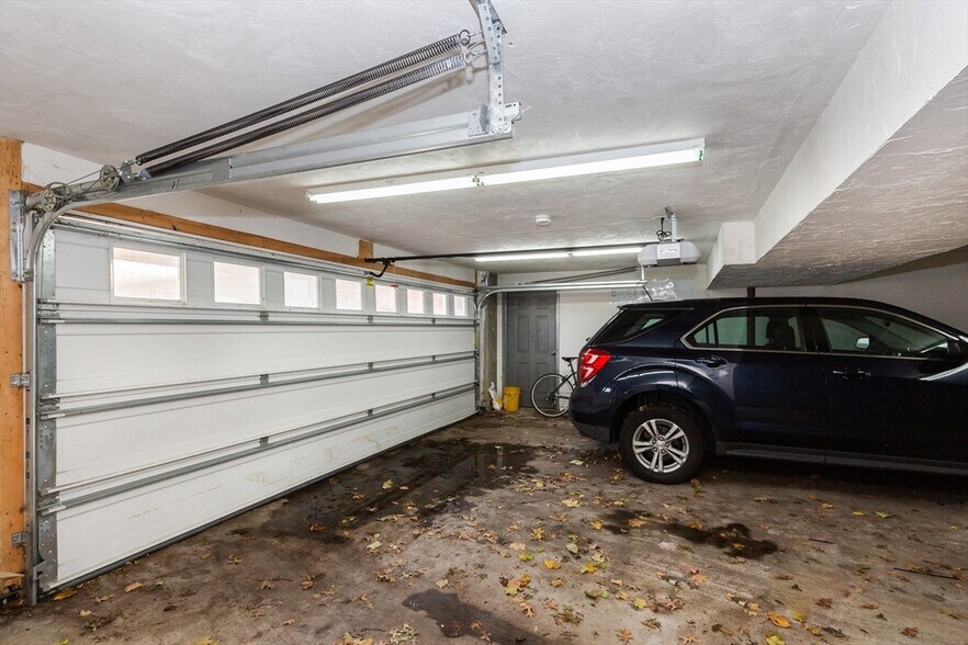 Building Photo - 182 Calumet St