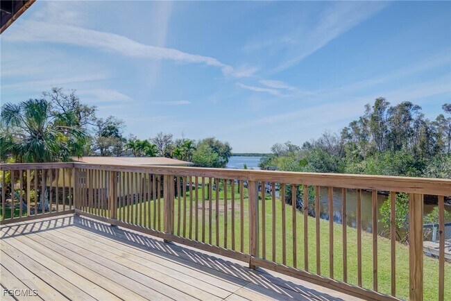 Building Photo - 373 Hile Ln