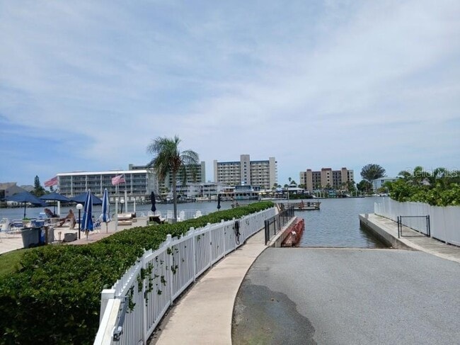 Building Photo - 10350 Imperial Point Dr W