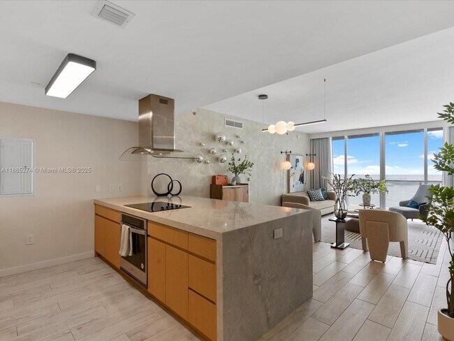 Primary Photo - 465 Brickell Ave