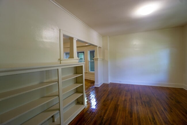 Building Photo - Available 6/1/26 Single Family Home Near C...