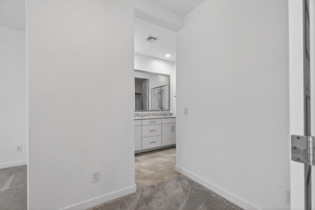 Building Photo - 24870 N 171st Ln