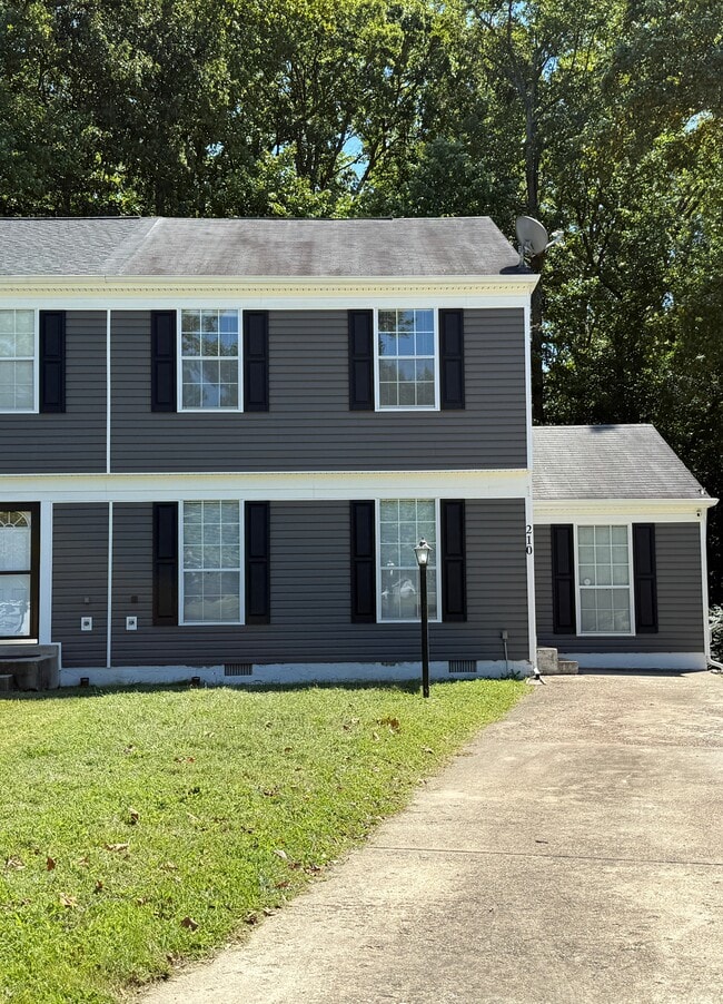 Primary Photo - 210 Susan Dr
