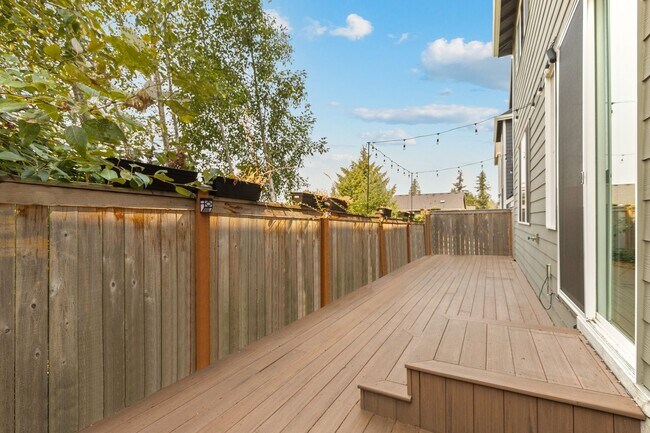 Building Photo - 3Bd/2.5Ba Lynnwood Home