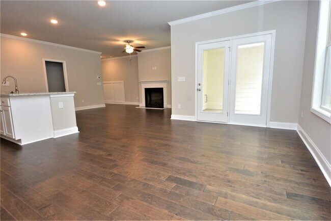 Building Photo - 2170 Manor Pointe Dr