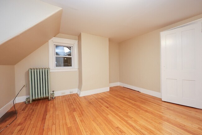 Building Photo - 83 S Main St