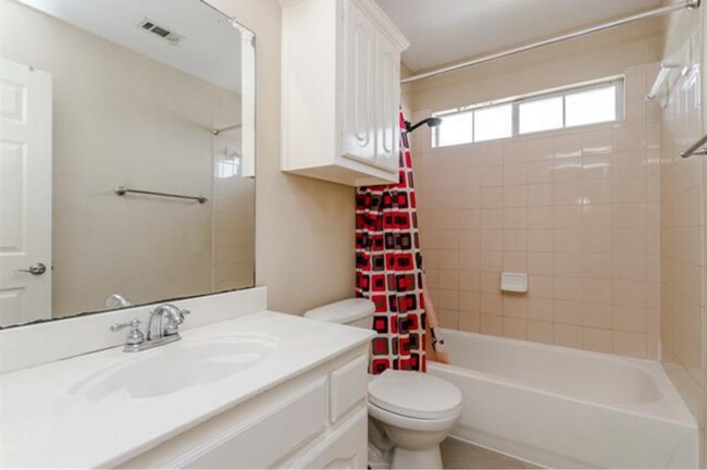 Building Photo - 107 Pinedale Dr