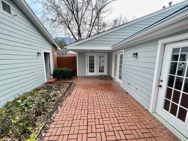 Building Photo - 605 Dunwoody Chace