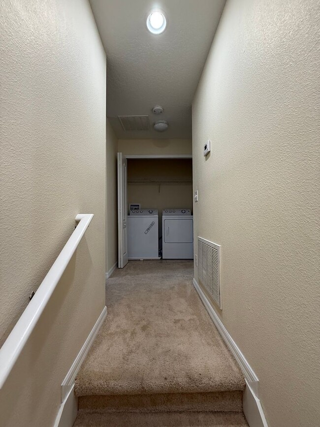 Building Photo - Beautiful Home For Rent!! ( AVAILABLE MOVE...