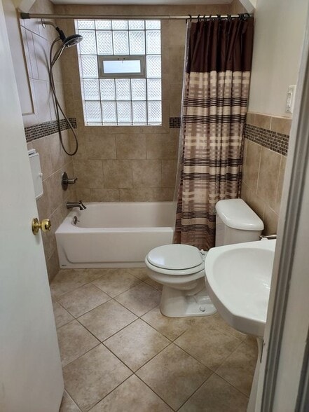 Building Photo - 3014 N Vermont Ave