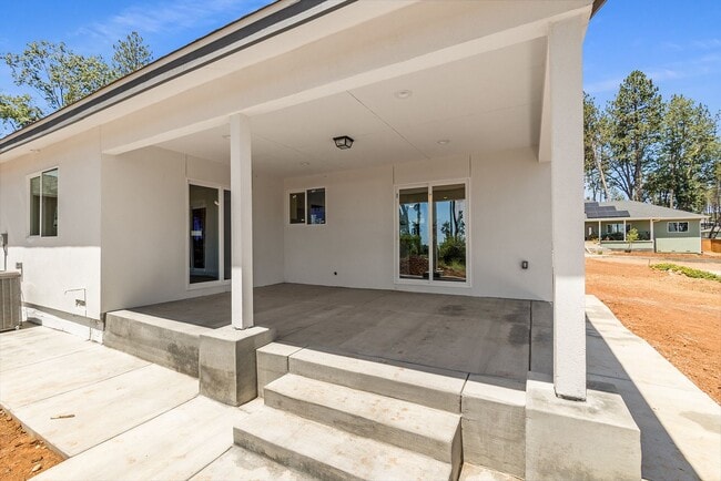 Building Photo - Paradise- 2 bed 2 bath +Bonus room, No Pets, Garage, fenced yard, RV parking