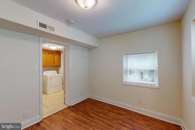 Building Photo - 8514 Chestnut Oak Rd