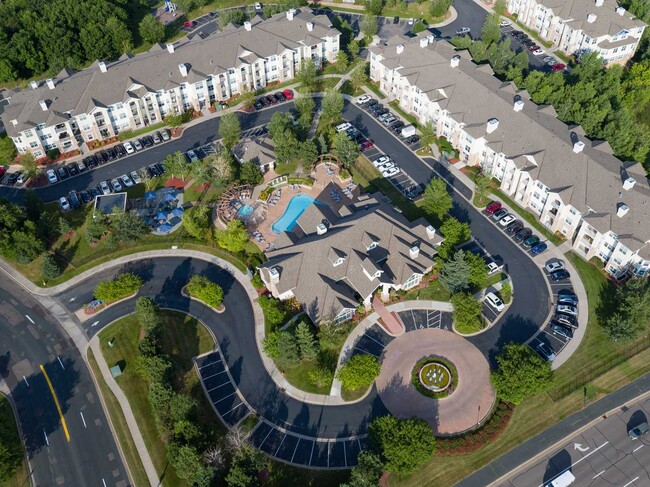 Building Photo - 6140 Quinwood Ln N
