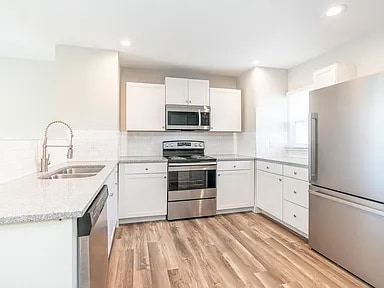 Building Photo - 1098 E 22nd Ave