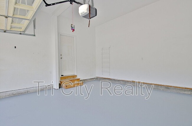 Building Photo - 109 St Albans Way