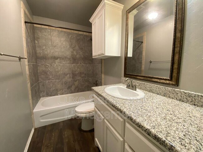 Building Photo - 7804 Meadow Lake Dr