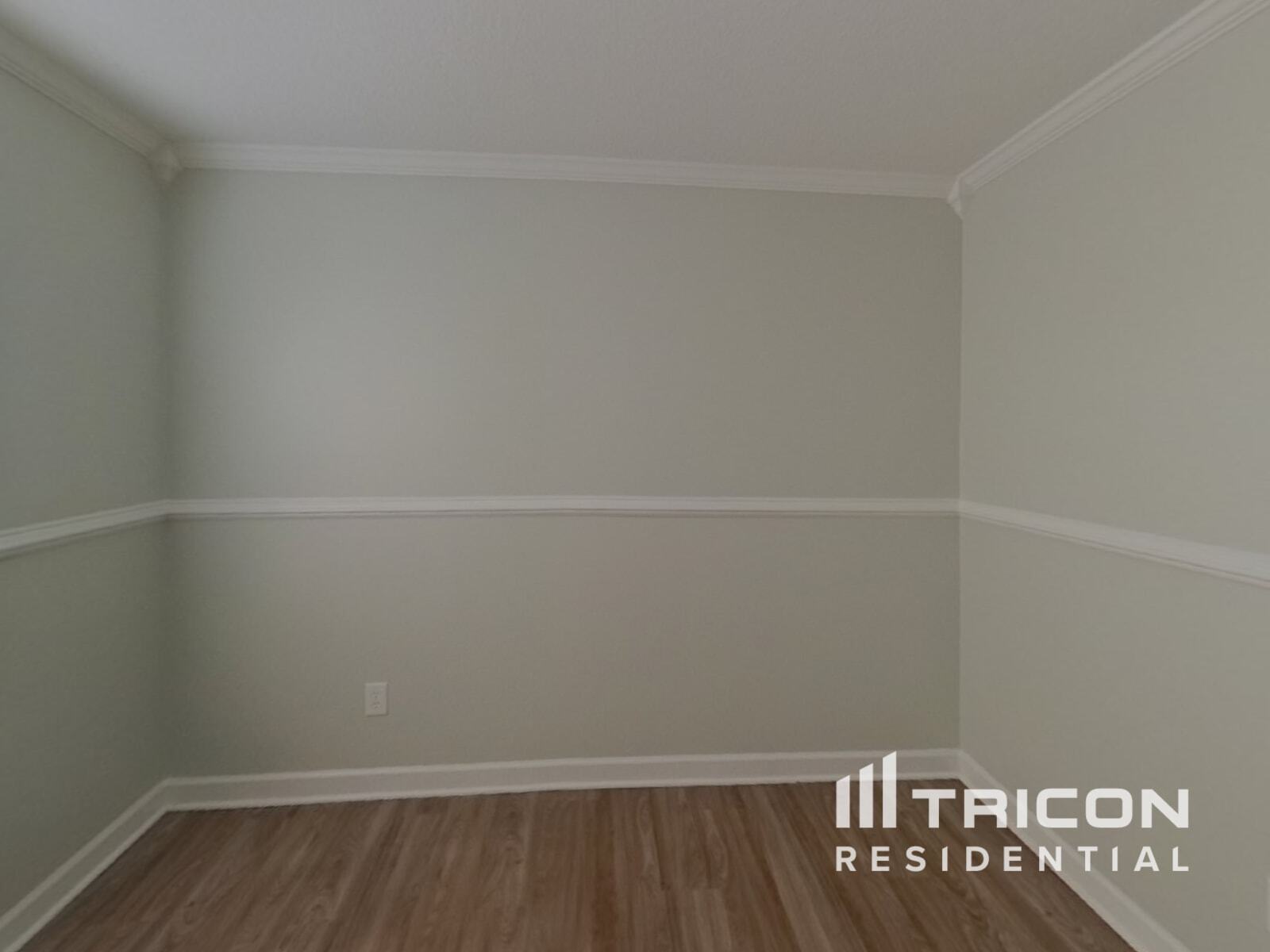 Building Photo - 807 Sinclair Dr