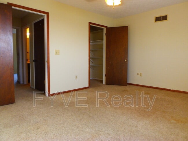 Building Photo - 2011 Baldwin Rd