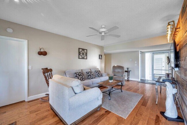 Building Photo - 10811 Indian Hills Ct