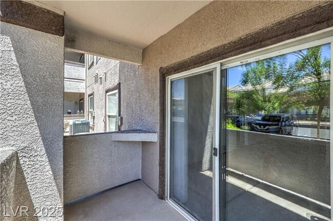 Building Photo - Las Vegas Condo For Rent