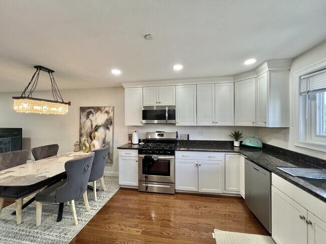 Building Photo - 32 Sugar Maple Ln