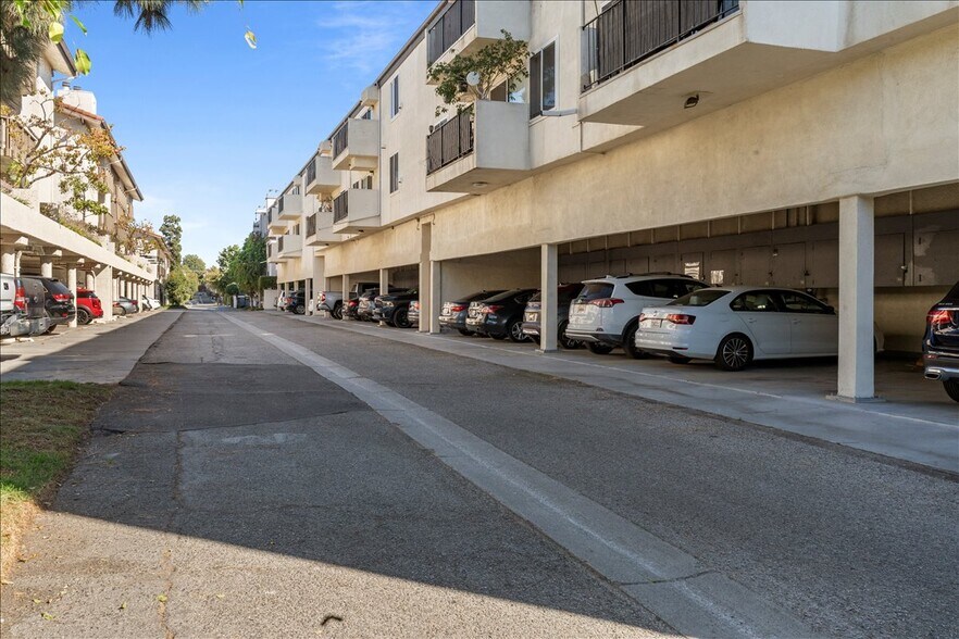Building Photo - 8163 Redlands St