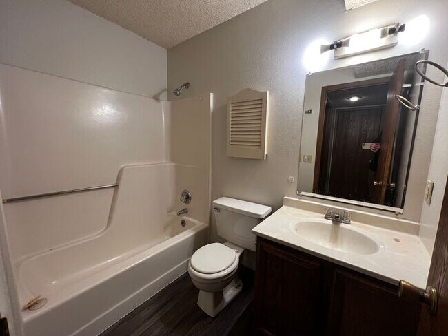 Building Photo - $1,095 | 2 Bedroom, 1 Bathroom Condo | No Pets | Sublease* | Available for October 1st, 2026 Move...