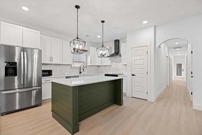 Building Photo - 2505 Vance Ave