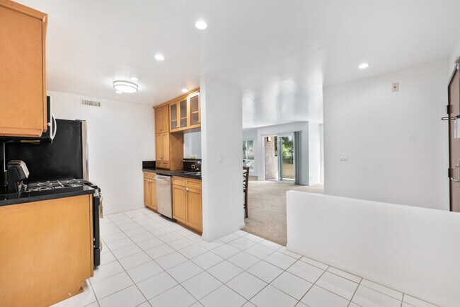 Building Photo - 11640 Woodbridge St