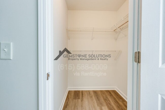 Building Photo - 5918 Stone Brook Dr