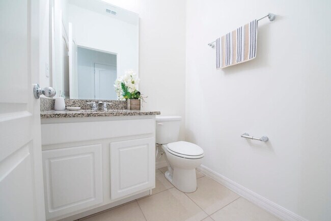 Building Photo - 5277 Oakbourne Ave