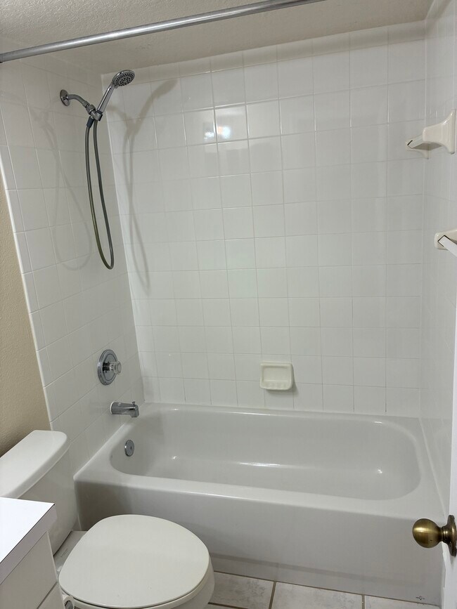 Building Photo - 4250 Players Pl