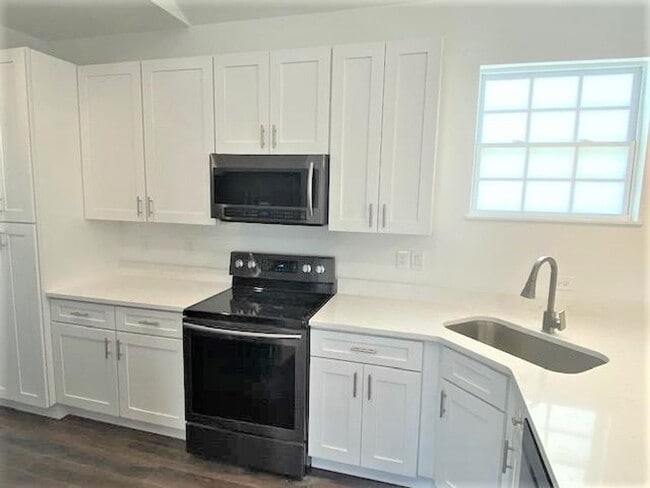 Building Photo - 1 Bedroom 1 Bath Garage apartment with attached 1 car garage
