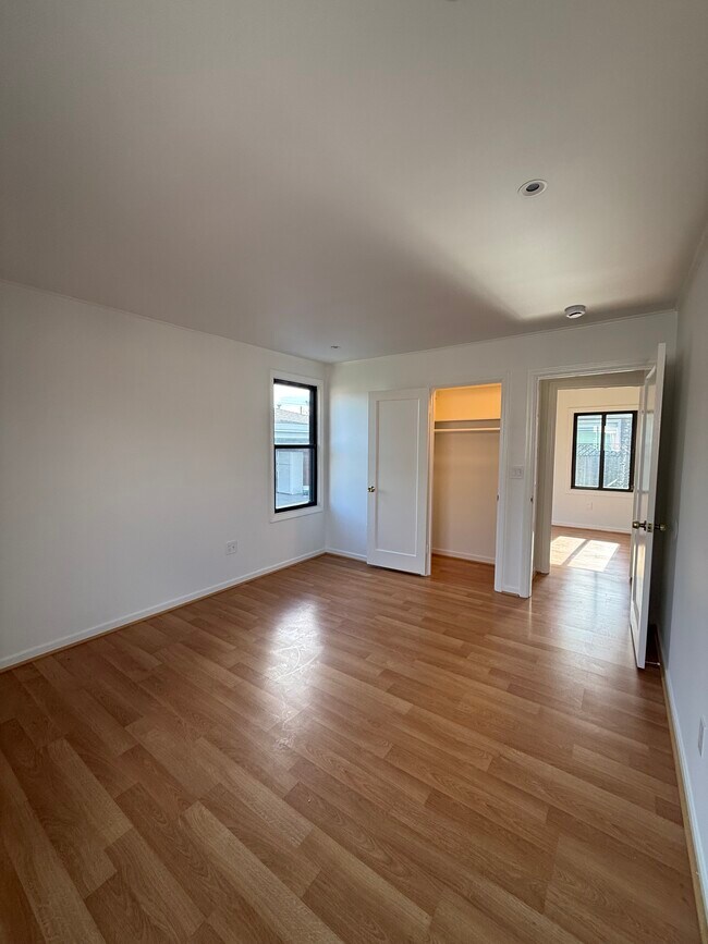 Building Photo - 330 Cuardo Ave