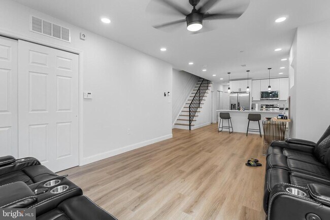 Building Photo - 1242 N 15th St