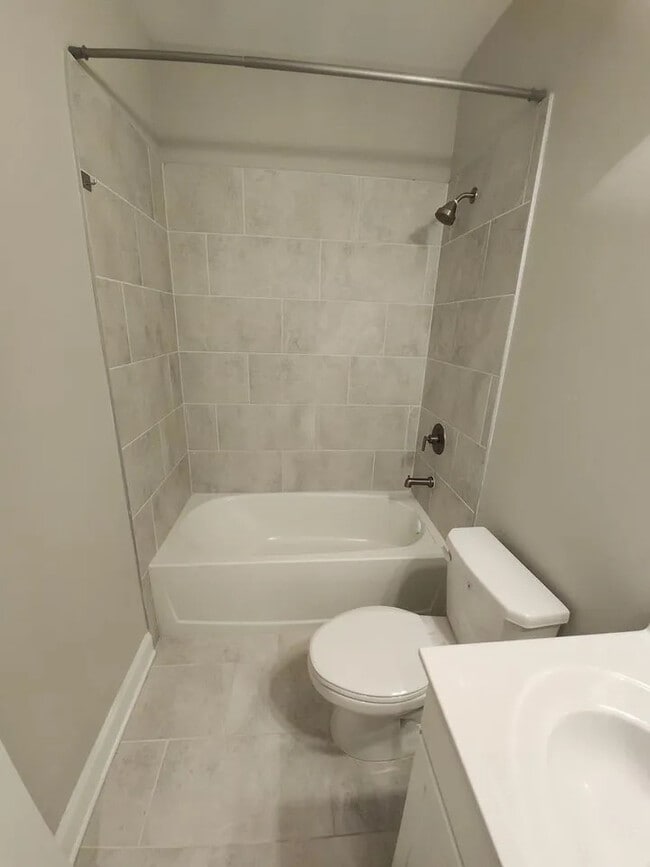 Building Photo - 4560 Mikajack Dr SE