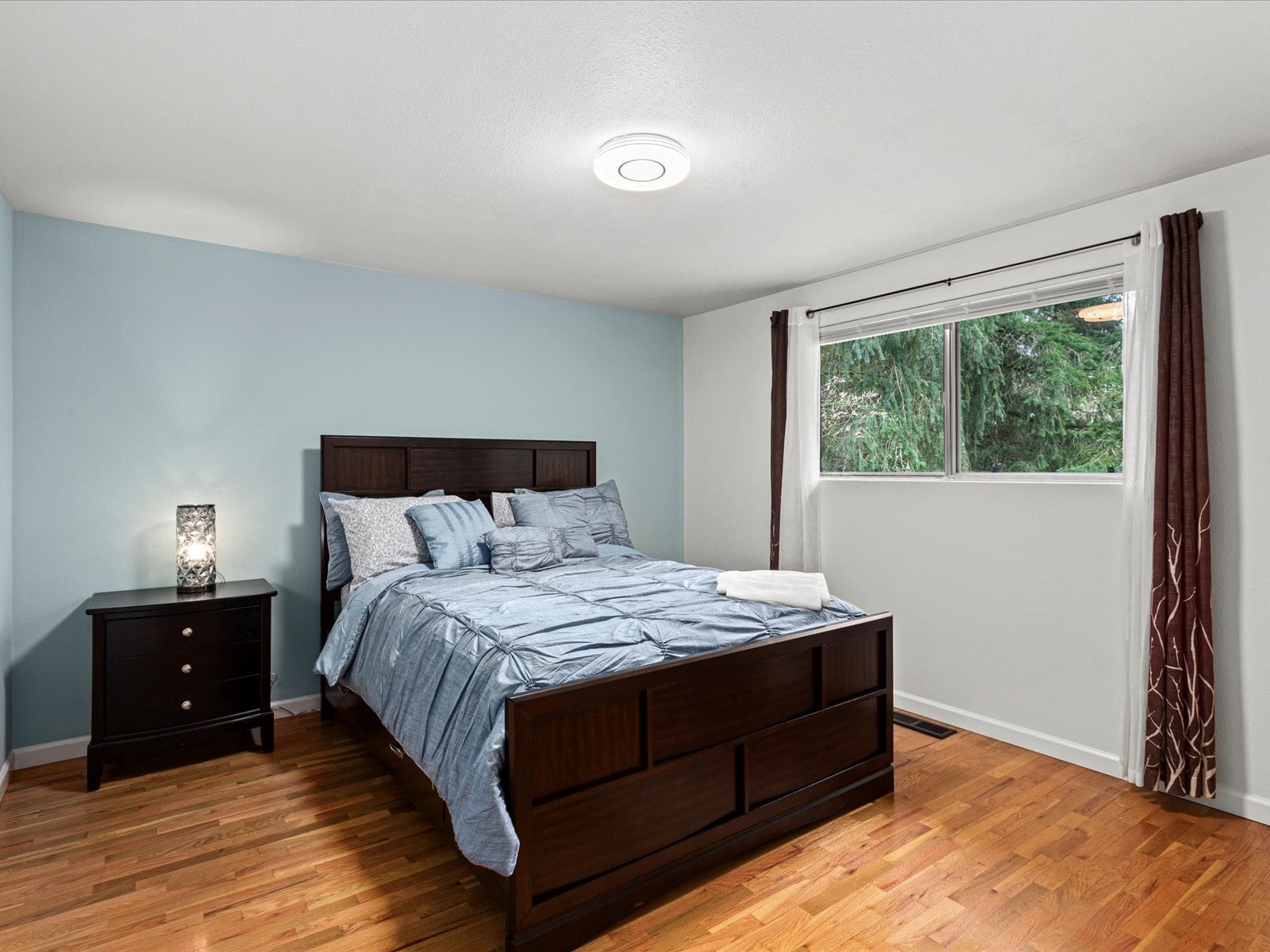 Building Photo - 16445 Ambaum Blvd S